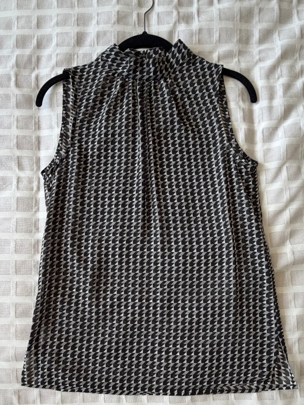 Simons Contemporaine Sheer Elegant Sleeveless Blouse